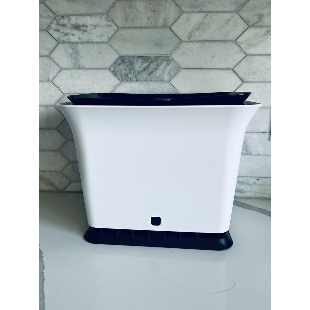 Full Circle Fresh Air Odor Free Kitchen Compost Collector White/Black 1.5 Gallon